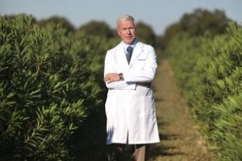 Impartirá conferencia descubridor de las propiedades anticancerígenas de la planta nerium oleander