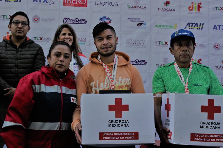 Ganan dos zacatelquenses en carrera de la Cruz Roja