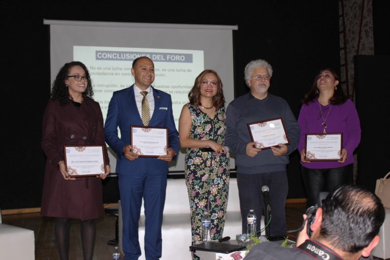 Exponen experiencias sobre transparencia en foro del IAIP