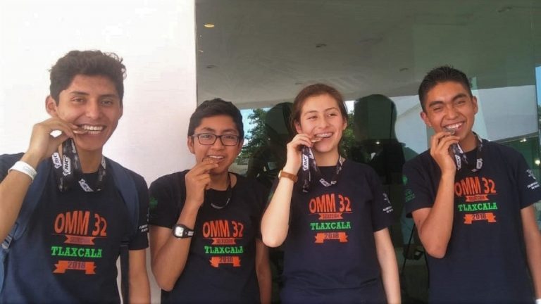 Ganan alumnos tlaxcaltecas de educación básica plata y bronce en olimpiada de matemáticas