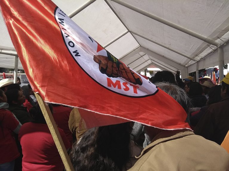 Exige MST reintegración de mil 400 familias a censos de bienestar
