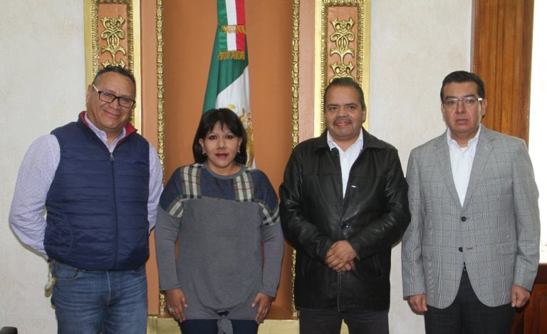 Cambia Anabell Ávalos a su director de Turismo