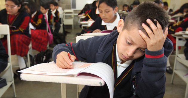 Sindicatos de maestros rechazan recorte de $150 millones a educación y pensiones civiles