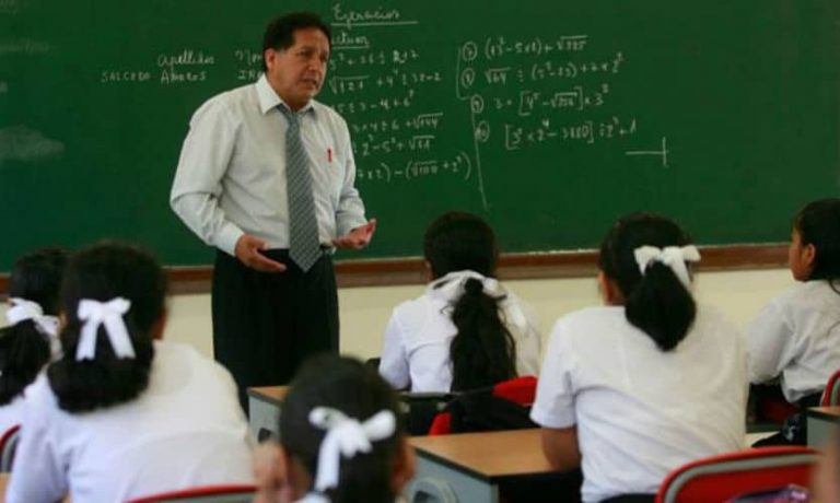 ¿Conoces algún maestro con 50 años de servicio? La presea Unidad, Orgullo y Compromiso Magisterial puede ser suya