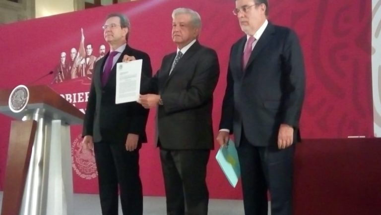 Nuevos puntos del plan educativo de AMLO no convencen a la CNTE