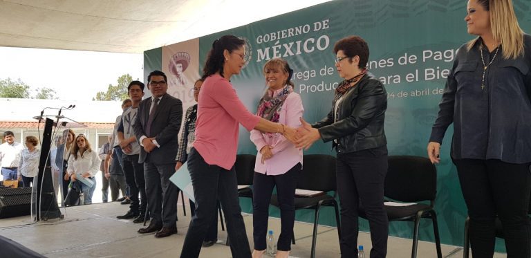 Recuerdan a Zapata en entrega de recursos de Producción para el Bienestar