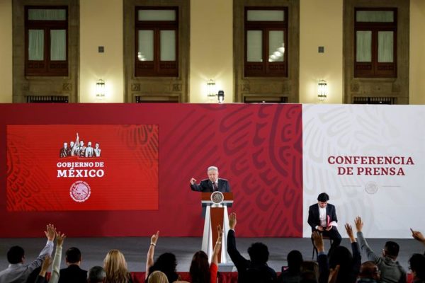 Reduce AMLO 50% publicidad oficial en medios; en el padrón hay 3 medios tlaxcaltecas