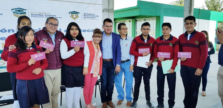 Se entregarán 105 millones de pesos en becas Benito Juárez cada dos meses.