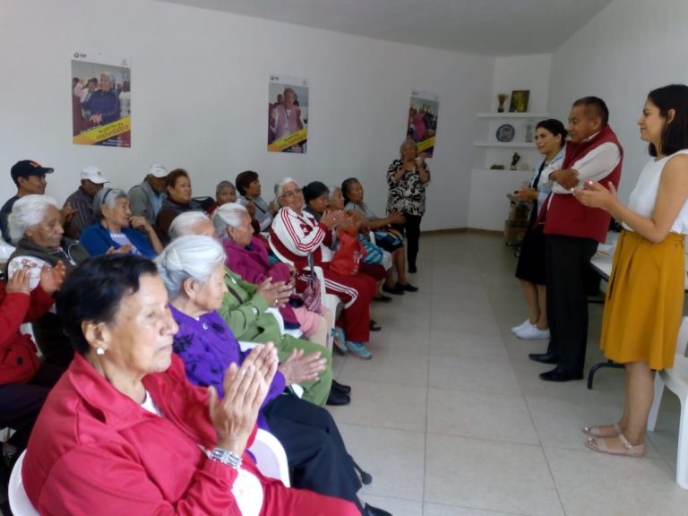 Abuelitos en Zacatelco aprendieron cómo producir hongo comestible