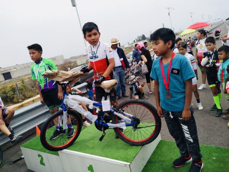 Gana Cometa Kid en Cdmx, equipo infantil de ciclismo de Zacatelco