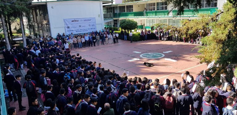 Llegan becas Benito Juárez a Conalep 02 en Zacualpan