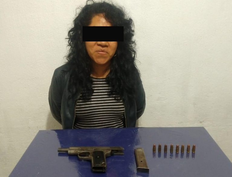 Por portación ilegal de arma, detienen a mujer en Zacatelco