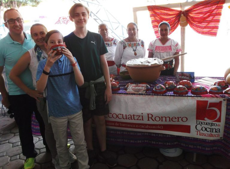 Sorprende cacao a turistas extranjeros en 5° Encuentro de Cocina Tlaxcalteca
