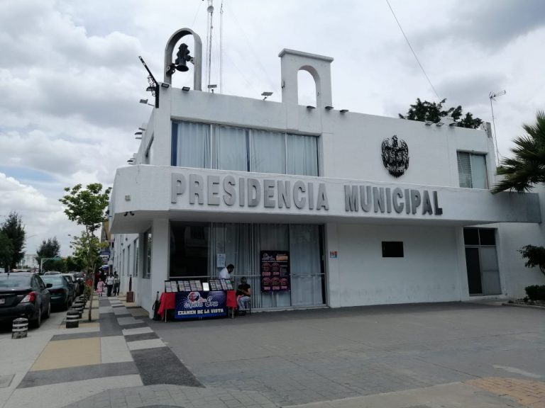 Tesorero de Apizaco acusado de portación ilegal de armas de fuego; presidencia ignora