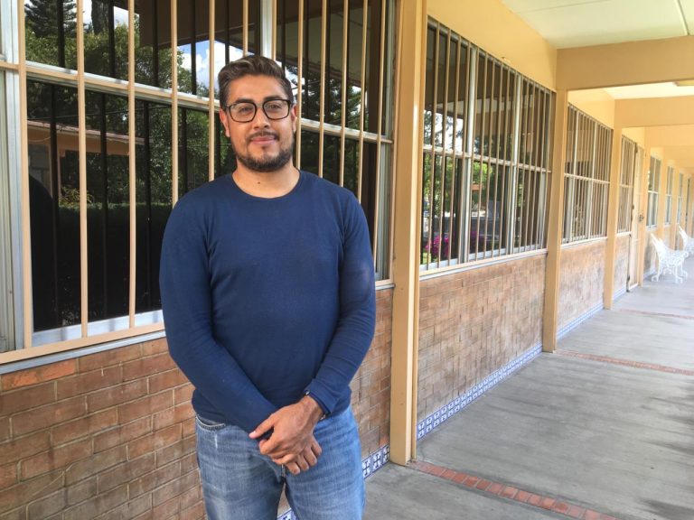 ¿Qué tan complejo (y útil) es enseñar inglés en Tlaxcala? Platicamos con el docente Miguel Escamilla