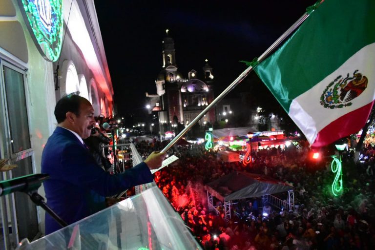 Saldo blanco en el festejo del día de la Independencia en Zacatelco