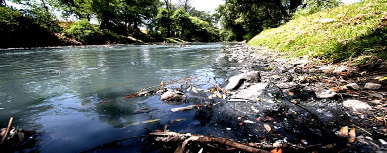 Descargan desechos al Atoyac más de 80 empresas sin permiso de CONAGUA