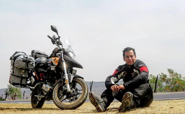 La historia del tlaxcalteca que se aventuró a viajar a Sudamérica en moto