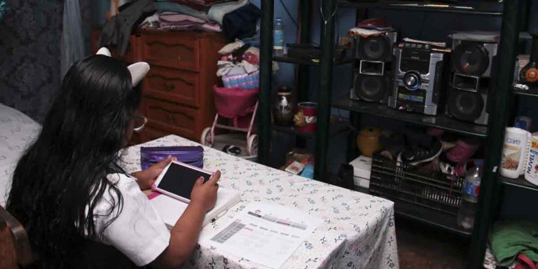 Aprender a distancia en casa: Tres historias de estudiantes tlaxcaltecas