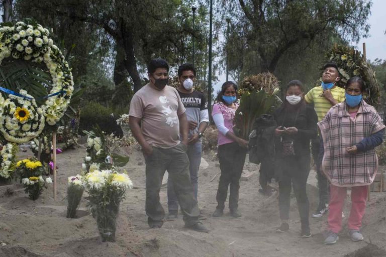 Si tu familiar murió por Covid, este programa federal te dará $11 mil 460