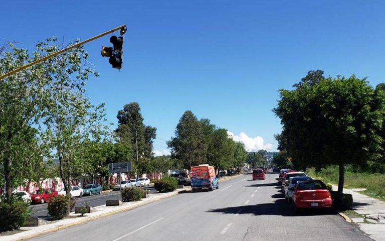 Millones invertidos en semáforos de Chiautempan no logran su propósito