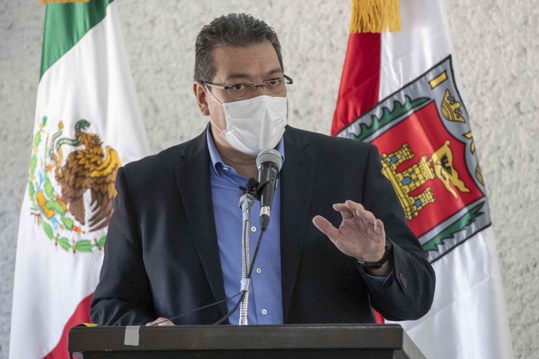 En honestidad, capacidad y otros 6 rankings, Mena oscila entre #22 y #29