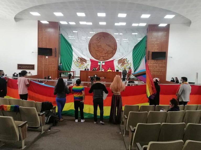 Congreso tipifica crímenes de odio; con fuerza, comunidad LGBT presente