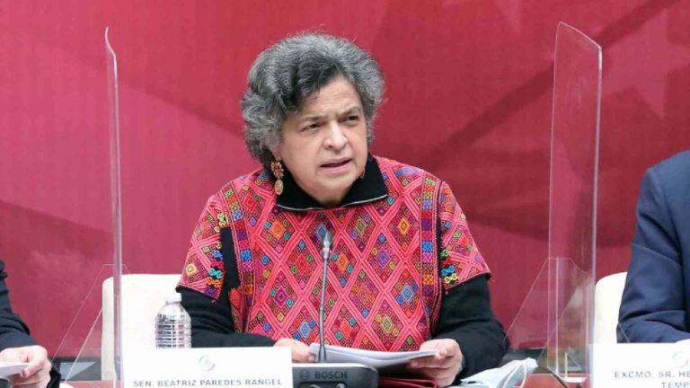 Beatriz Paredes hospitalizada tras accidente automovilístico