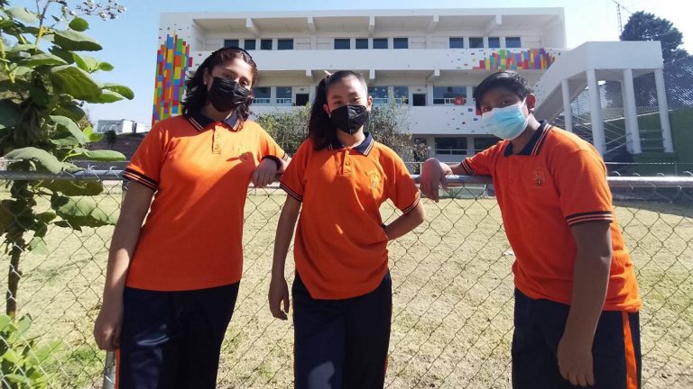Comunidad activa con su entorno: Escuela «Simón Bolívar»