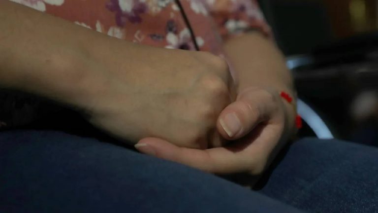 A Estrella la prostituyó su esposo; ahora que está preso, busca a sus hijos