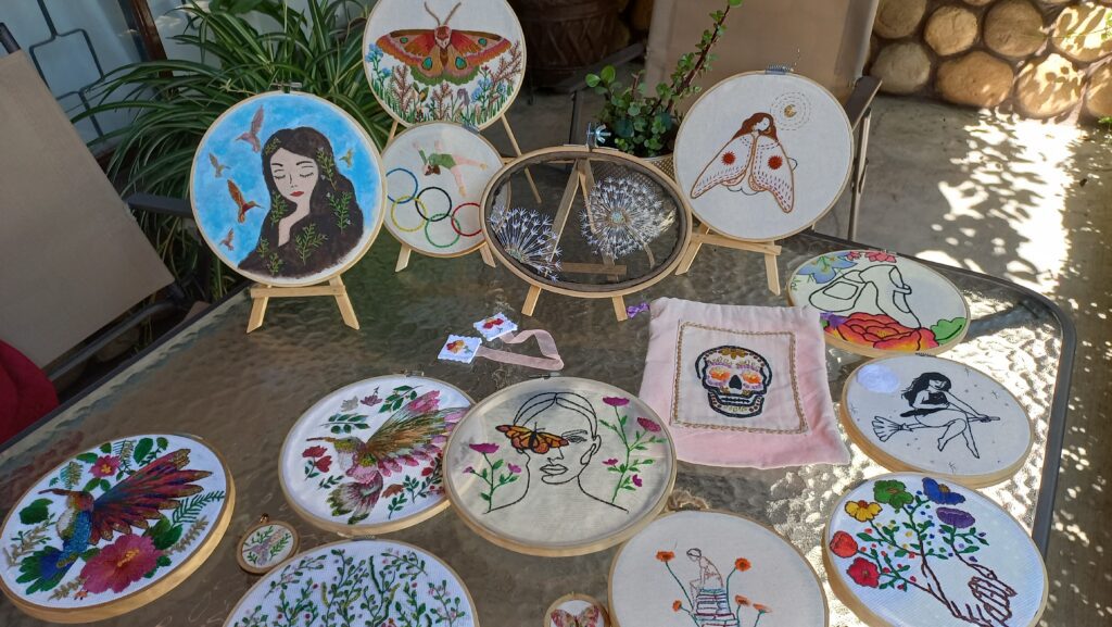 mujer-raíz-bordado-hecho-a-mano-artesanías