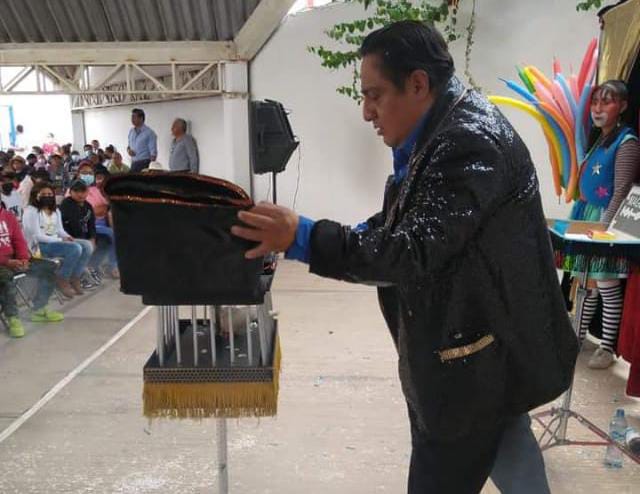 Mago Izack, 20 años ejerciendo el oficio que ha sorprendido a las infancias tlaxcaltecas 1 mago-izack-zacatelco-tlaxcala