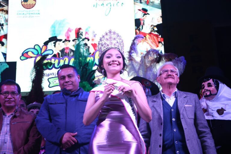 Coronan a Reina del Carnaval Chiautempan 2023