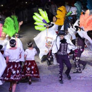 Carnaval Chiautempan 2023 corona a la camada Quetzalzin que tiene 5 años; otras llevan 50