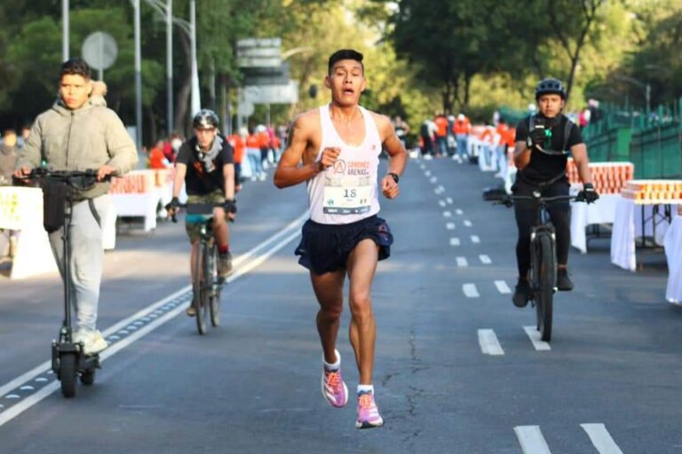 Jesús Nava, tlaxcalteca triunfador del medio maratón de CDMX sin apoyo gubernamental