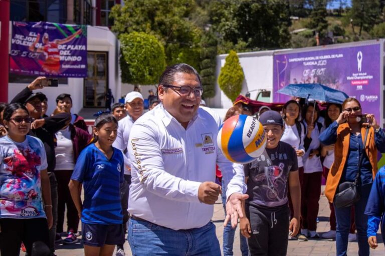 Recibe municipio de Tepetitla al Trofeo del Campeonato Mundial de Voleibol en el Trophy Tour