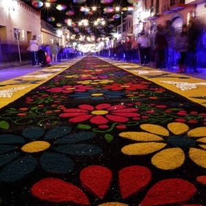 La Noche que Nadie Duerme en Huamantla: una tradición que ilumina con alfombras