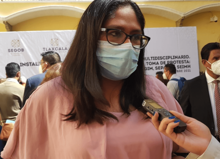 Yeny Charrez expone documentos que desmienten las acusaciones de la Gobernadora