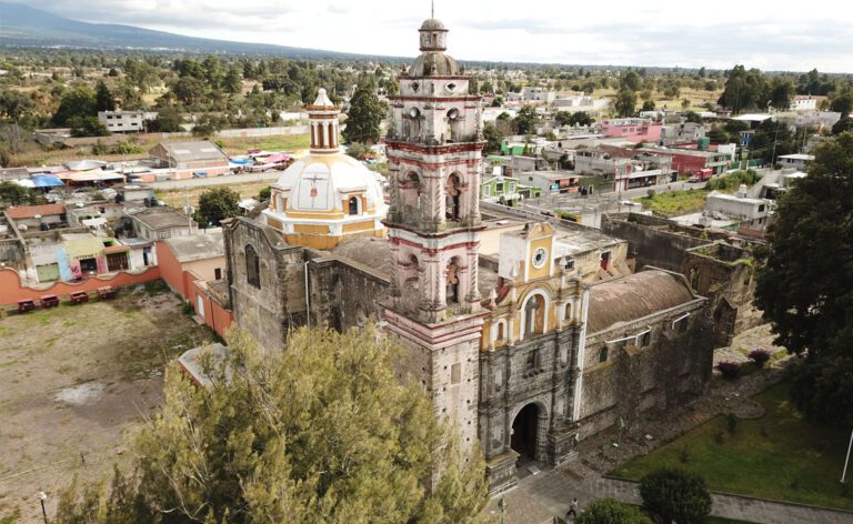 Descubre la Cruz de Espejos de la parroquia de Santa Cruz Tlaxcala
