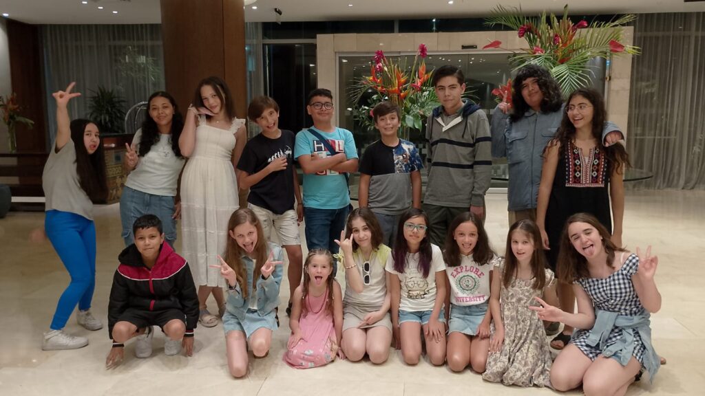 Frida, la niña que llevó a su mamá a Colombia "a conocer el hielo" 2 Frida 3