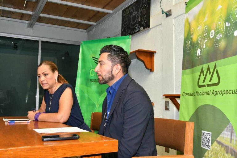 Profesionalización agropecuaria: Tema central en el primer aniversario del CEAT