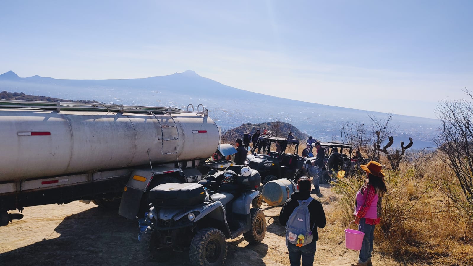 Restauración-reforestación con magueyes en Tepeticpac 3 riego de