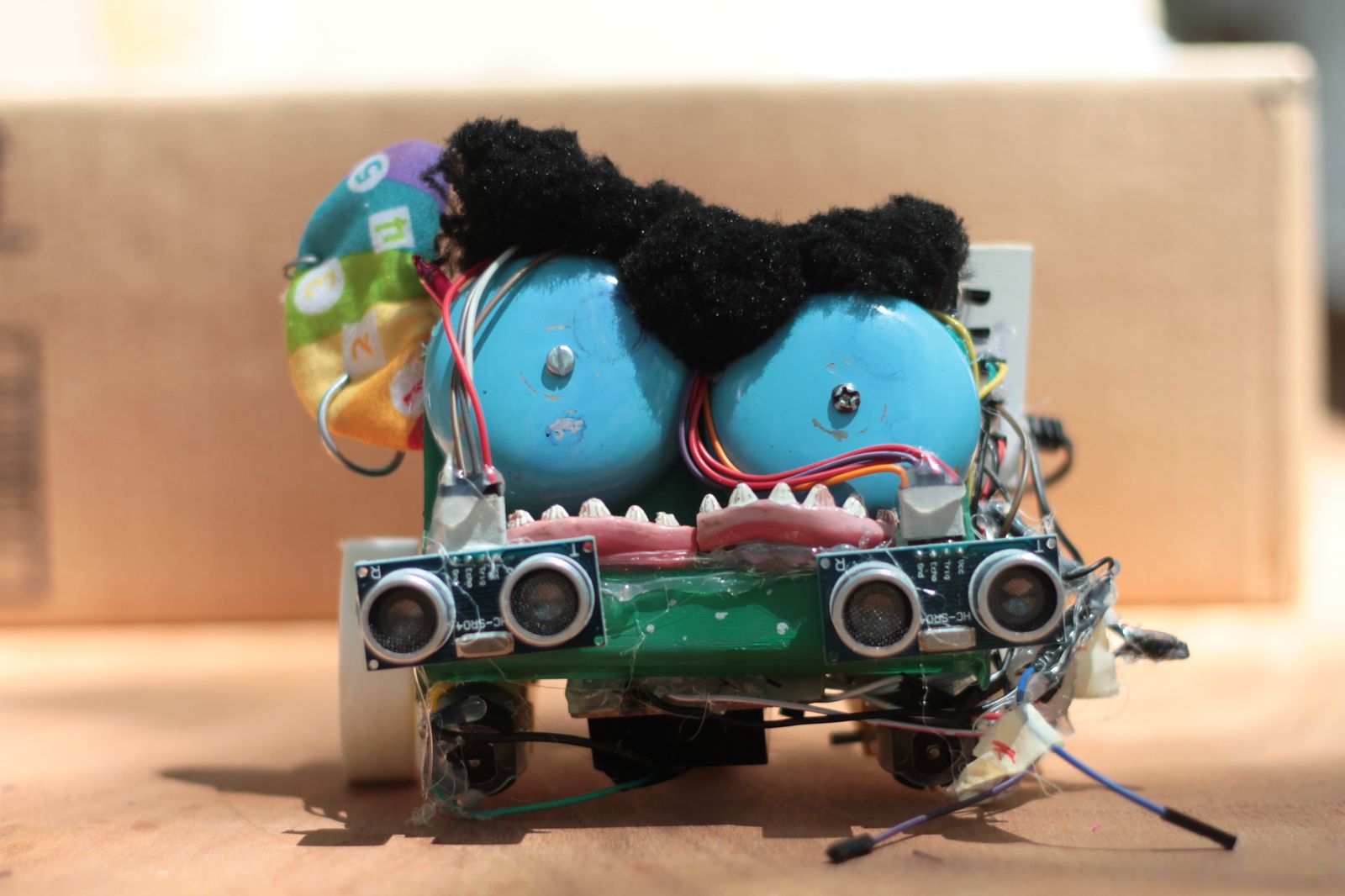 monstruos de juguete