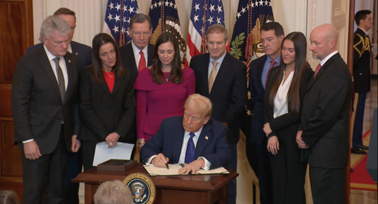 Prisión de Guantánamo será centro de detención para migrantes: Trump