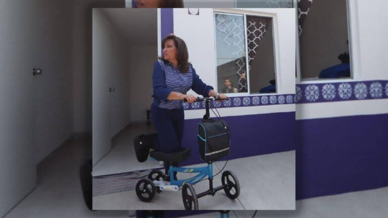 Con uso de scotter, califican a Lorena Cuellar como distante de la realidad de movilidad de las personas con discapacidad