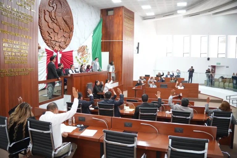 ¿Mesa de trámite? En marzo, congreso aprueba 7 dictámenes federales y sube solo 8 iniciativas propias; aprueba solo 1 pero de septiembre