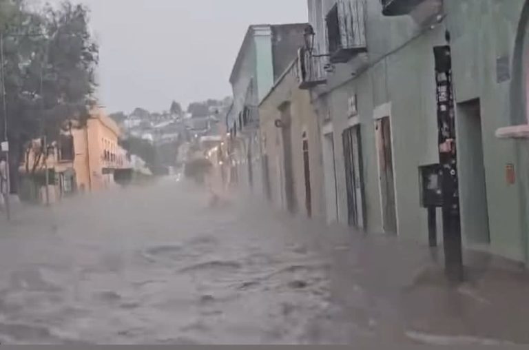 De $2000 a $7000, lo que desembolsa gente de la capital por inundaciones, sin apoyo del Ayuntamiento
