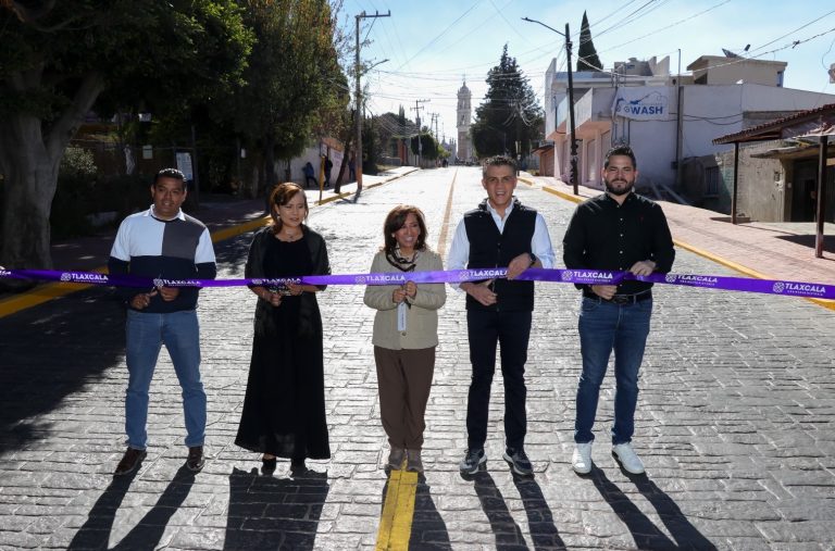 Arreglaron calzada Ocotlán porque gobernadora construye ahí su casa, el resto de calles de Tlaxcala deterioradas