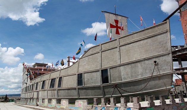 La Barca de la Fe: El impresionante barco "anclado" en los llanos de Tlaxcala