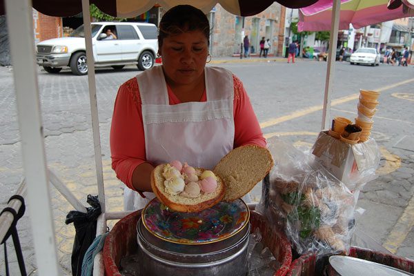 ¿Ya probaste el pan con helado de Zacatelco? El postre que es Patrimonio Cultural de Tlaxcala